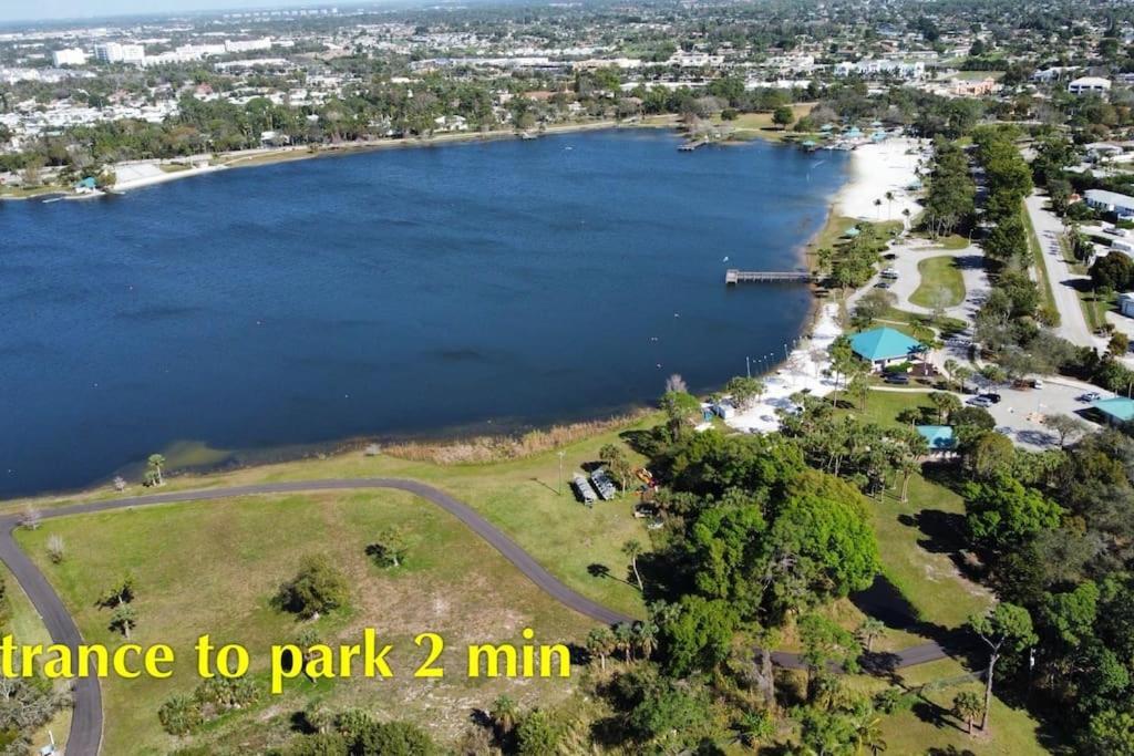 Villa Velvet Bloom Unique Location 3Mil To Downtown North North Naples Esterno foto